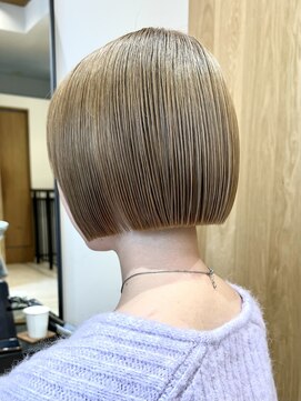 ラフ 新宿(Laff) 前下がりボブ 切りっぱなしボブ ショートボブ 縮毛矯正 髪質改善
