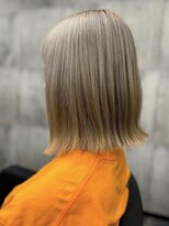 スターズ 川越店(STARS)&nbsp;ブロンドベージュ　ハイトーン　ダブルカラー　外ハネボブ　艶感