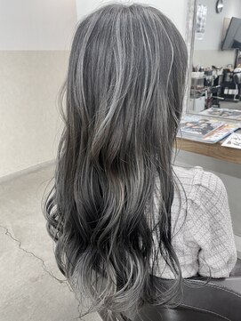 トータルビューティブレイクデュオ(TOTAL BEAUTY BREK DUO) ハイライトグラデーション