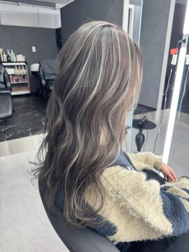 アルドーレフィエロ シンサイバシ(Ardore fiero shinsaibashi) コントラスト極ハイライト☆グレーベージュ