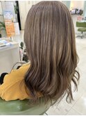 ミルクティーベージュ