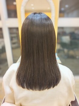 ビャッコ(Byakko)の写真/【駐車場3台完備】まっすぐになりすぎない自然なストレートへ♪まとまりのあるうるツヤ髪が叶う♪