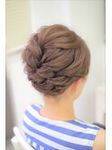 髪が短い方にオススメ☆ねじりアップ