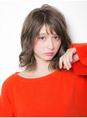 ベージュカラーで柔らかさを