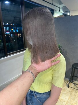 メリー オオサカ(Merly Osaka) 絶妙ボブ×絶妙グレージュで全てが可愛い！_white greige_