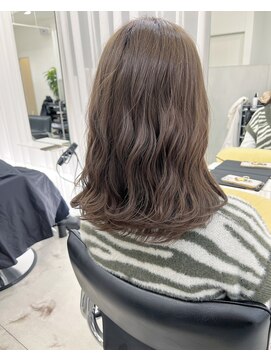 アイズ ヘアー メイク(I's hair make) 赤み消し　透明感グレージュ