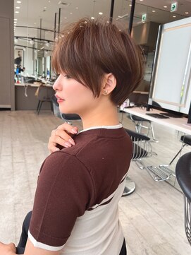 ロンド クラン 岡崎(Lond Clan) 20代30代ひし形クビレ前下がり小顔スウィングショート