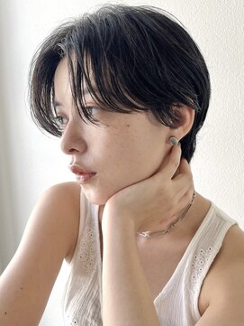 ガーランド (Garland) 大人かわいい毛流れハンサムショートアッシュグレージュ暗髪