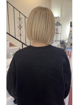 デュールイースト(Duul East) ミルクティーベージュ×切りっぱなしボブ