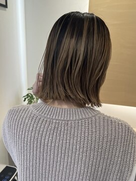 デルタ(Delta) #ハイトーン#切りっぱなしボブ#バレイヤージュ#ベージュ