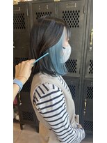 アチーブリス(achieve Liss)&nbsp;透明感ペールブルーインナーカラー艶髪ストレートミディ20代30代