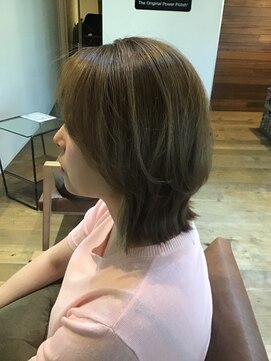 ラビアンフルール(La vie en Fleurs) 外ハネミディアム