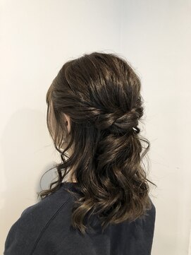 アクロ(ACRO) ハーフアップ