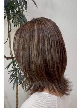 ホワイトレーベルグラ(White Label gra) さりげない立体感カラー