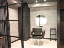 バランス 原宿 表参道(balance)の雰囲気(大きな窓と開放感のある店内 / 【原宿/表参道/髪質改善】)