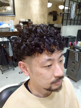 ルドローブラントオオサカ(LUDLOW BLUNT Osaka) 【LUDLOW　BLUNT】フェードカット　バーバーヘア　メンズパーマ