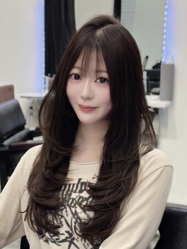 ロムーク 表参道(LOMKH) ミディアムレイヤーロングレイヤーカット顔周りブルーブラック