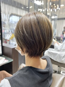 グランボーテ(GrandBeaute) くびれショート アッシュグレージュ