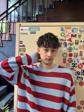 カーニー 上野(kearny) アップバング/ツーブロックマッシュ/波巻き[上野駅]