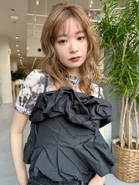 ミンクス渋谷スマートサロン(MINX shibuya smart salon) curly hair斜めバングデザインカラーシルキーベージュ