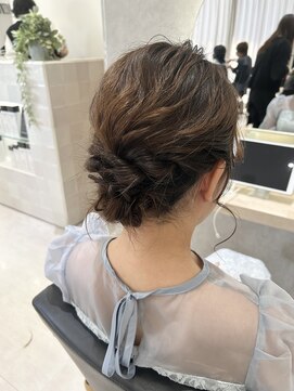 ジーナ 福岡天神(Zina) 《zina福岡天神》お呼ばれヘアセット　シニヨンヘア