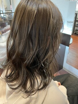 アウリィ(Aulii) マットブラウンベージュ