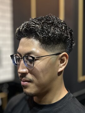 オトコデザイン(OTOKO DESIGN) オールバックパーマ　フェード　メンズ