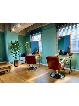 少人数の落ち着いた雰囲気◎街中なのに静かな空間で癒しのサロンTimeを過ごせます♪理想のヘアに☆