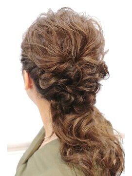 スタジオ 渋谷 原宿(Stujio) 波ウェーブのハーフアップ