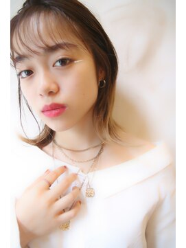 ブーケ(BOUQUET) 外ハネヘア　シースルーバング　イヤリングカラー