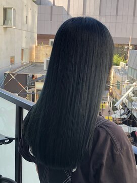 イリ 大阪(ili) ブルージュ_ダークトーン_ワンレン_ミディアムヘア