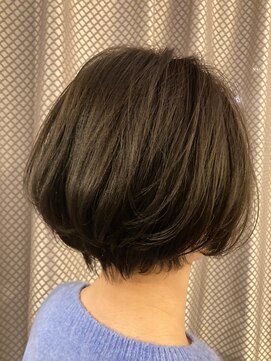 ヴァーチェ ヘアー(Virche hair) ショートボブ　エメラルドカラー