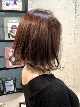 ペネロープ(Penelope) ピンク系/前下がりボブ/外ハネ 担当 夕島