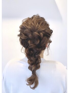 ロアールメイ(LOAOL mei) 編みおろしアレンジ／ヘアセット／結婚式／卒業式