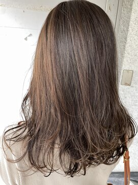 エミュー(emue) アッシュベージュカラー