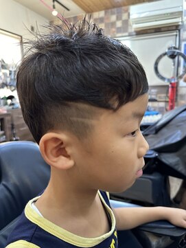 ヘアーサロン タムラ ツーブロックカット、ショートスタイル