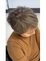 シャラ(Shala)&nbsp;白髪ぼかし×ベリーショート