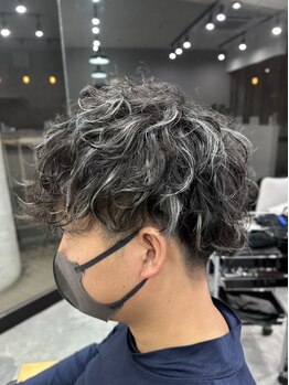 ルリール(Le rire)の写真/ツイストスパイラルパーマや育毛促進も期待できる炭酸スパが人気!相談しやすい男性スタイリスト1名のサロン