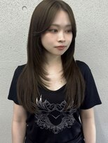 ヌークバイラヴェスト 四日市(neuk by lovest)&nbsp;ロングのレイヤーカットとベージュ