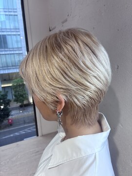 ヘアーワークス ヘルム 渋谷店(HAIR WORKS HELM) ハイトーンレイヤーショートウルフ