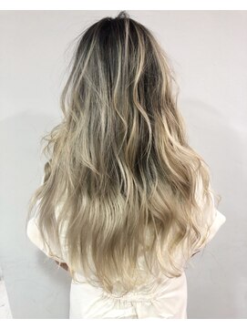 サングース(Sungoose) 小顔カットブランジュワンサイドショート