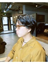 キュー(Cue_)&nbsp;色気あるミディアムセンターパートスタイル　【影山】