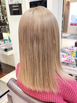 ピカイチ 上通店(pikA icHi) ハイトーン×ホワイトベージュ