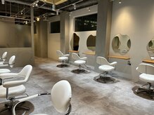 イニー(YNNIE)の雰囲気（★トレンドが詰まった可愛い店内★北千住/カラー/髪質改善）