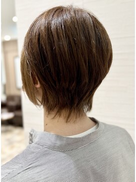 ヴィサージュディオ(VISAGE dio) インナーフェイス白髪ぼかしショート