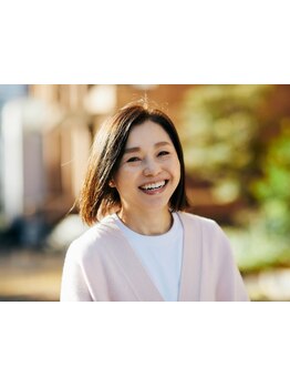 暗い印象を与えず、若々しく明るい印象に◎髪に優しいオーガニックカラーで艶と潤いのある美髪を叶えます♪