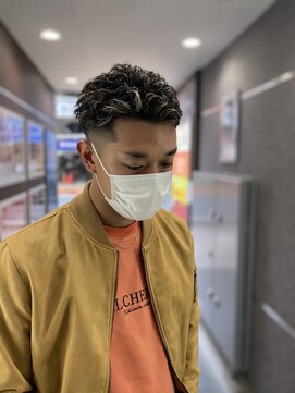 エイト コーナー 大宮東口店(EIGHT corner) ハイライト×スパイラルパーマフェードスタイル