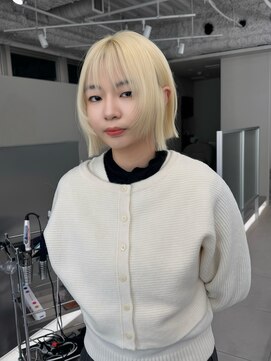 キティー サカエ(kiti SAKAE) ブリーチ/ブロンド/レイヤーカット/ハッシュカット/栄