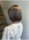 透明感シルバーグレージュ/ボブストレート