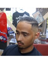 スピナーバルベアリーア(SPINNER BARBERIA) マンバンスキンフェード